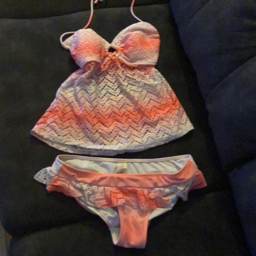 OP awesome swimsuit. Orange & white tankini.